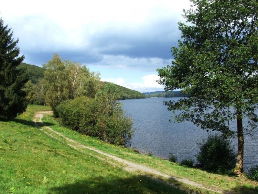 Sentier de rives Lac de Vassivière - Randonnée Creuse